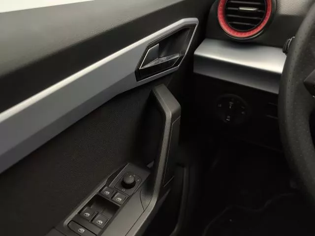 SEAT Arona 1.0 TSI FR Special Edition 85 kW (115 CV) de segunda mano