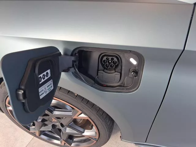 CUPRA León 1.5 TSI e-Hybrid VZ DSG 200 kW (272 CV) de segunda mano