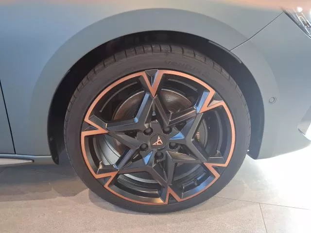 CUPRA León 1.5 TSI e-Hybrid VZ DSG 200 kW (272 CV) de segunda mano
