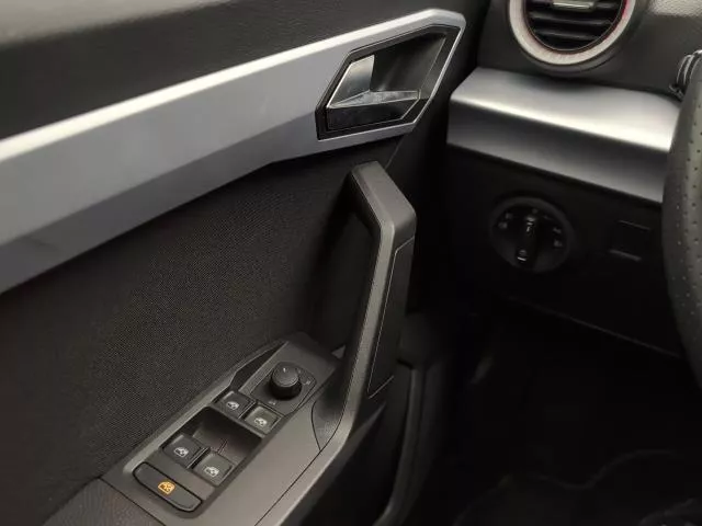SEAT Arona 1.5 TSI FR Special Edition DSG 110 kW (150 CV) de segunda mano