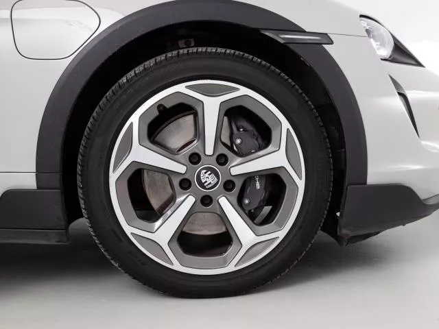 Porsche Taycan 4 Cross Turismo 350 kW (476 CV) de segunda mano