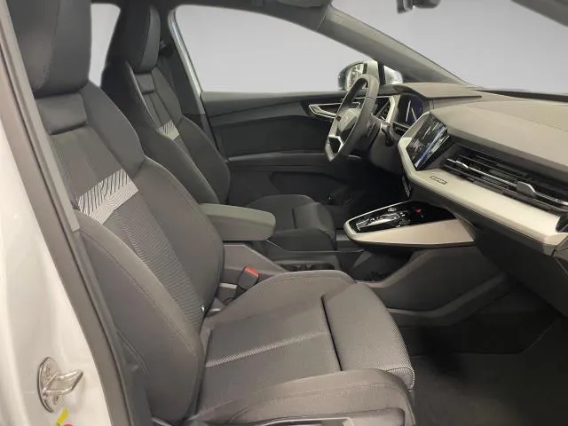 Audi Q4 Genuine edition 45 e-tron 82kWh 210 kW (286 CV) de segunda mano