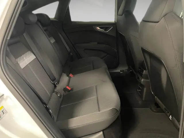 Audi Q4 Genuine edition 45 e-tron 82kWh 210 kW (286 CV) de segunda mano