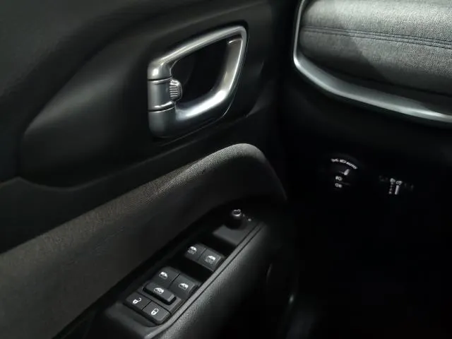 Jeep Compass 1.6 Multijet Longitude 4×2 96 kW (130 CV) de segunda mano