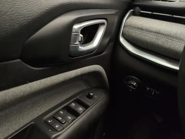 Jeep Compass 1.6 Multijet Longitude 4×2 96 kW (130 CV) de segunda mano