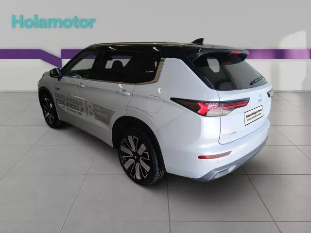 Mitsubishi Outlander 2.4 PHEV Kaiteki+ 4WD 225 kW (306 CV) de segunda mano
