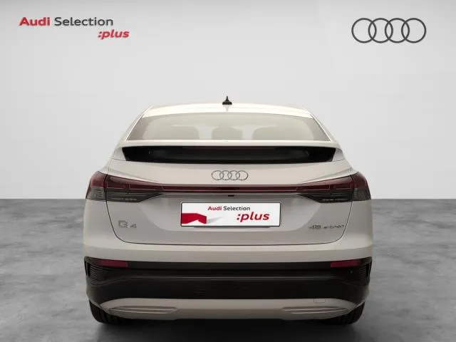 Audi Q4 Black line edition 45 e-tron 82kWh 210 kW (286 CV) de segunda mano