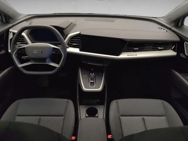 Audi Q4 Black line edition 45 e-tron 82kWh 210 kW (286 CV) de segunda mano