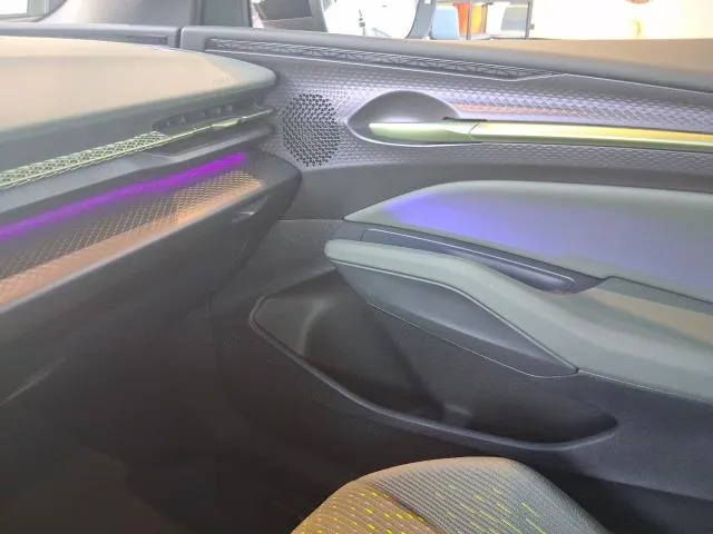 CUPRA Raval 51,5kWh VZ Extreme Launch Edition 166 kW (226 CV) de segunda mano