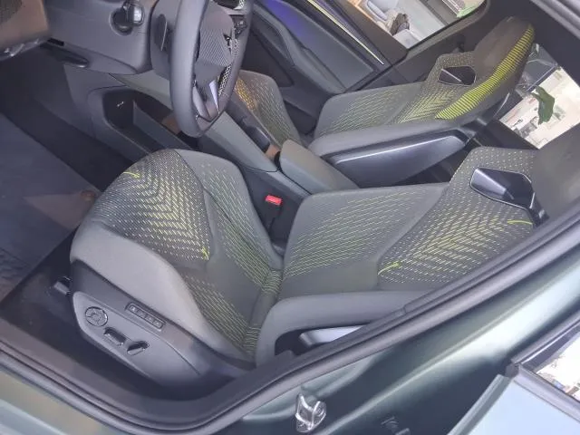 CUPRA Raval 51,5kWh VZ Extreme Launch Edition 166 kW (226 CV) de segunda mano
