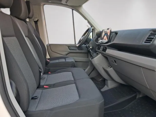 Volkswagen Crafter 35 Chasis Cabina Simple B/L L4 Box 2.0 TDI 103 kW (140 CV) de segunda mano