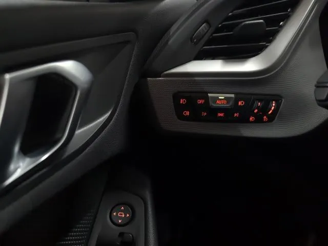 BMW Serie 1 118i 103 kW (140 CV) de segunda mano