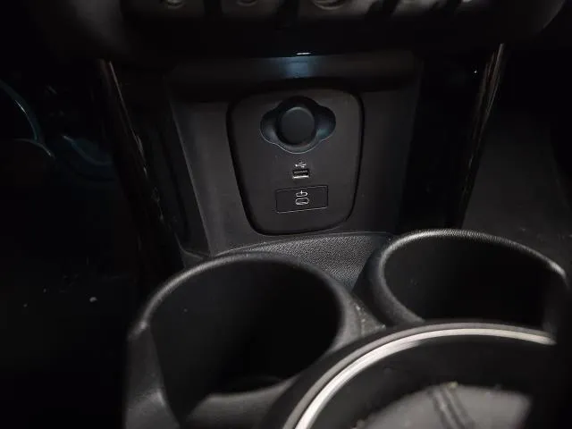 MINI Cabrio 100 kW (136 CV) de segunda mano