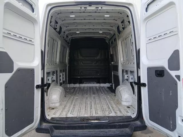 Volkswagen Crafter 35 Furgón Batalla Media L3H2 2.0 TDI 75 kW (102 CV) de segunda mano