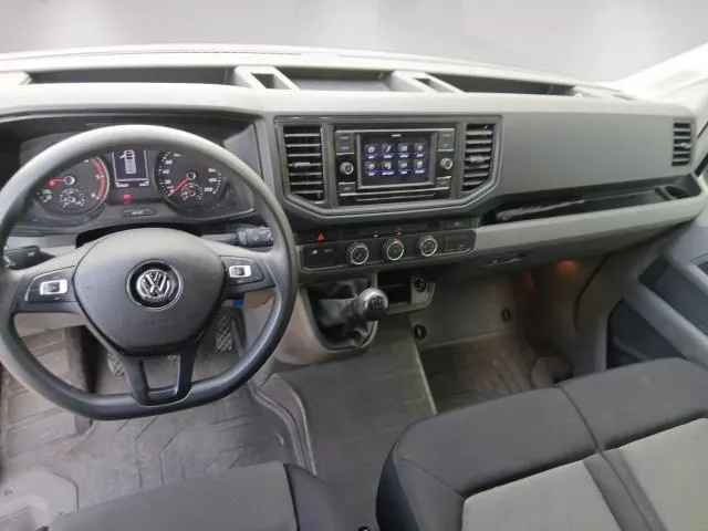 Volkswagen Crafter 35 Furgón Batalla Media L3H2 2.0 TDI 75 kW (102 CV) de segunda mano