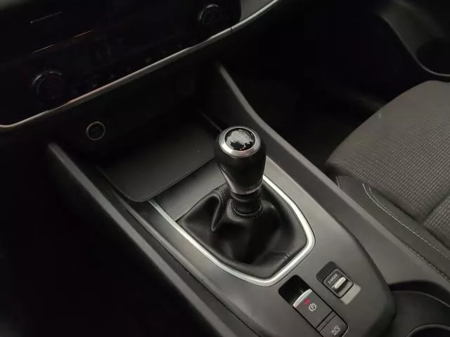 Nissan Qashqai DIG-T 140 mHEV Acenta 4×2 103 kW (140 CV) de segunda mano