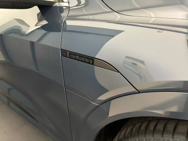 Audi Q8 S line 55 quattro 300 kW (408 CV) de segunda mano