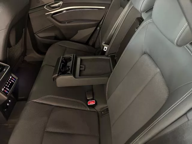 Audi Q8 S line 55 quattro 300 kW (408 CV) de segunda mano