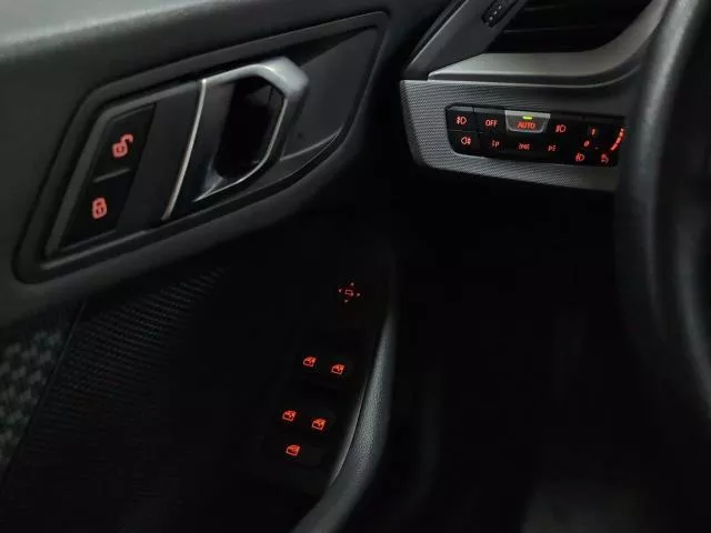 BMW Serie 1 118i 103 kW (140 CV) de segunda mano