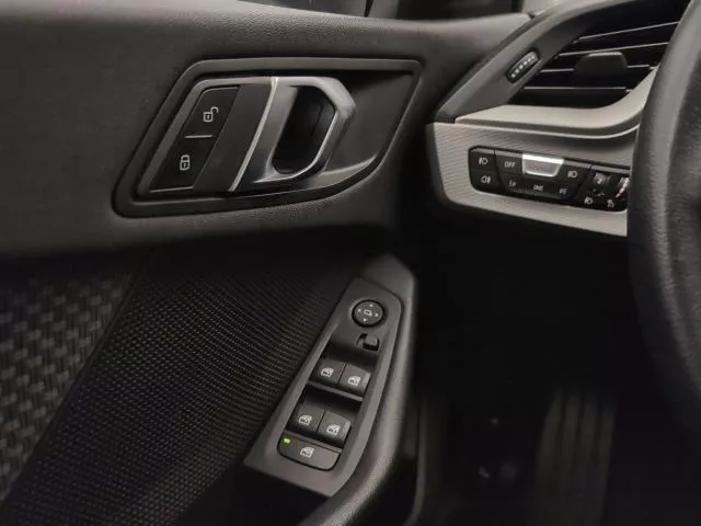 BMW Serie 1 118i 103 kW (140 CV) de segunda mano