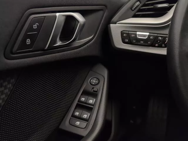 BMW Serie 1 118i 103 kW (140 CV) de segunda mano