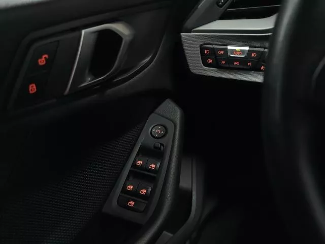 BMW Serie 1 118i 100 kW (136 CV) de segunda mano