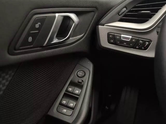BMW Serie 1 118i 103 kW (140 CV) de segunda mano