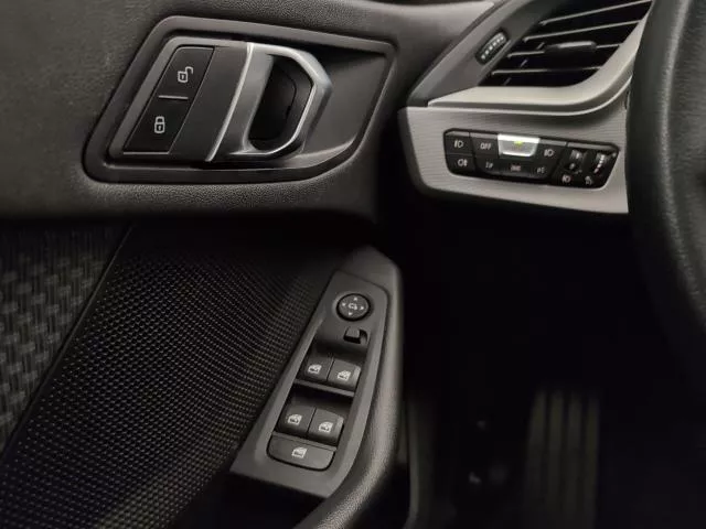 BMW Serie 1 118i 103 kW (140 CV) de segunda mano