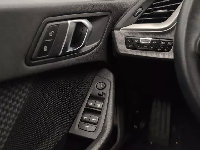 BMW Serie 1 118i 103 kW (140 CV) de segunda mano