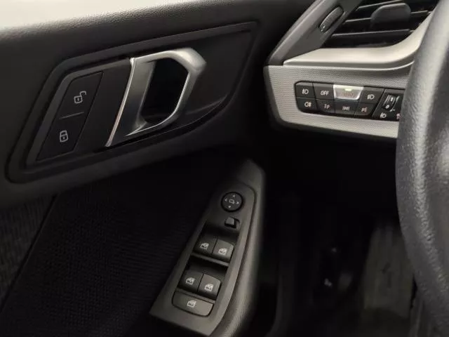 BMW Serie 1 118i 103 kW (140 CV) de segunda mano