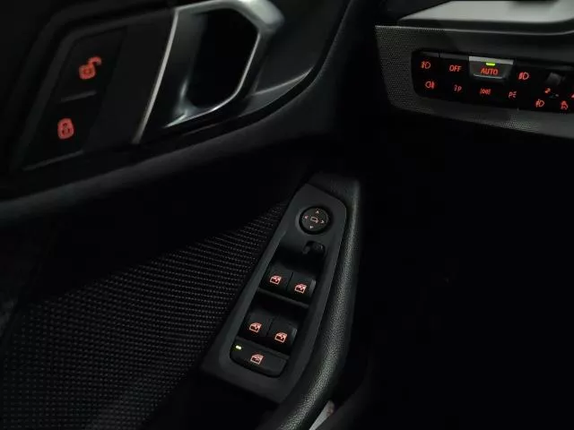 BMW Serie 1 118i 103 kW (140 CV) de segunda mano