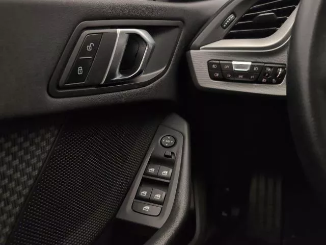BMW Serie 1 118i 103 kW (140 CV) de segunda mano