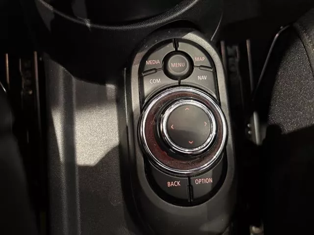 MINI Cabrio Cooper 100 kW (136 CV) de segunda mano