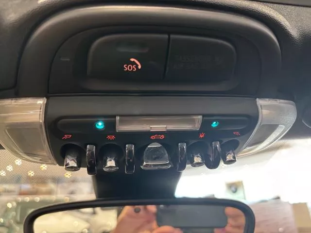 MINI Cabrio Cooper 100 kW (136 CV) de segunda mano