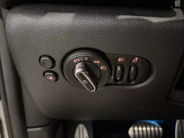 MINI Cabrio Cooper 100 kW (136 CV) de segunda mano