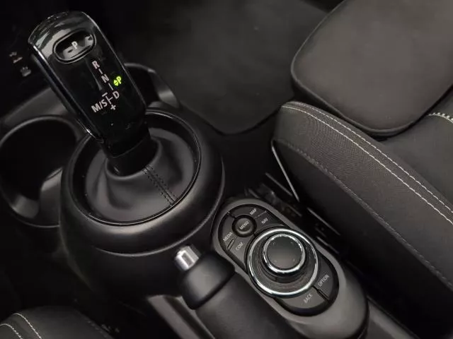 MINI Cabrio Cooper 100 kW (136 CV) de segunda mano