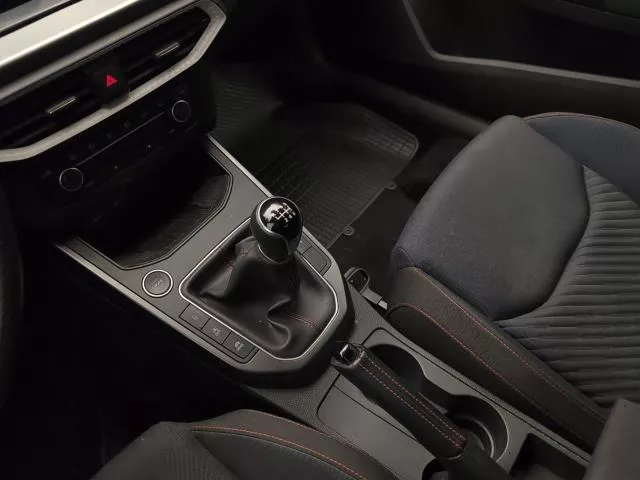 SEAT Arona 1.0 TSI S&S FR Limited Edition 85 kW (115 CV) de segunda mano