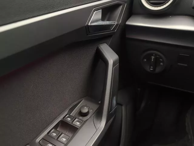 SEAT Arona 1.0 TSI S&S FR Limited Edition 85 kW (115 CV) de segunda mano