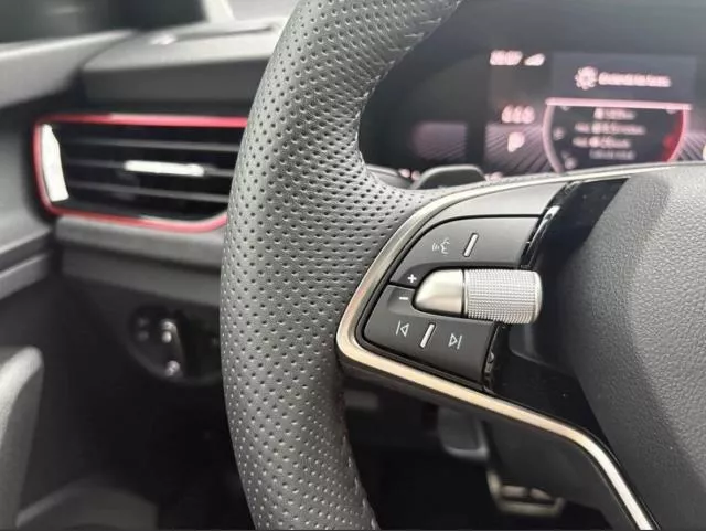 Skoda Kamiq 1.0 TSI Design DSG 85 kW (115 CV) de segunda mano