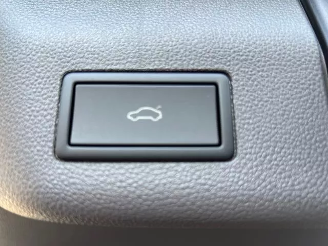 Volkswagen Multivan Life Batalla Corta 2.0 TDI 110 kW (150 CV) DSG de segunda mano